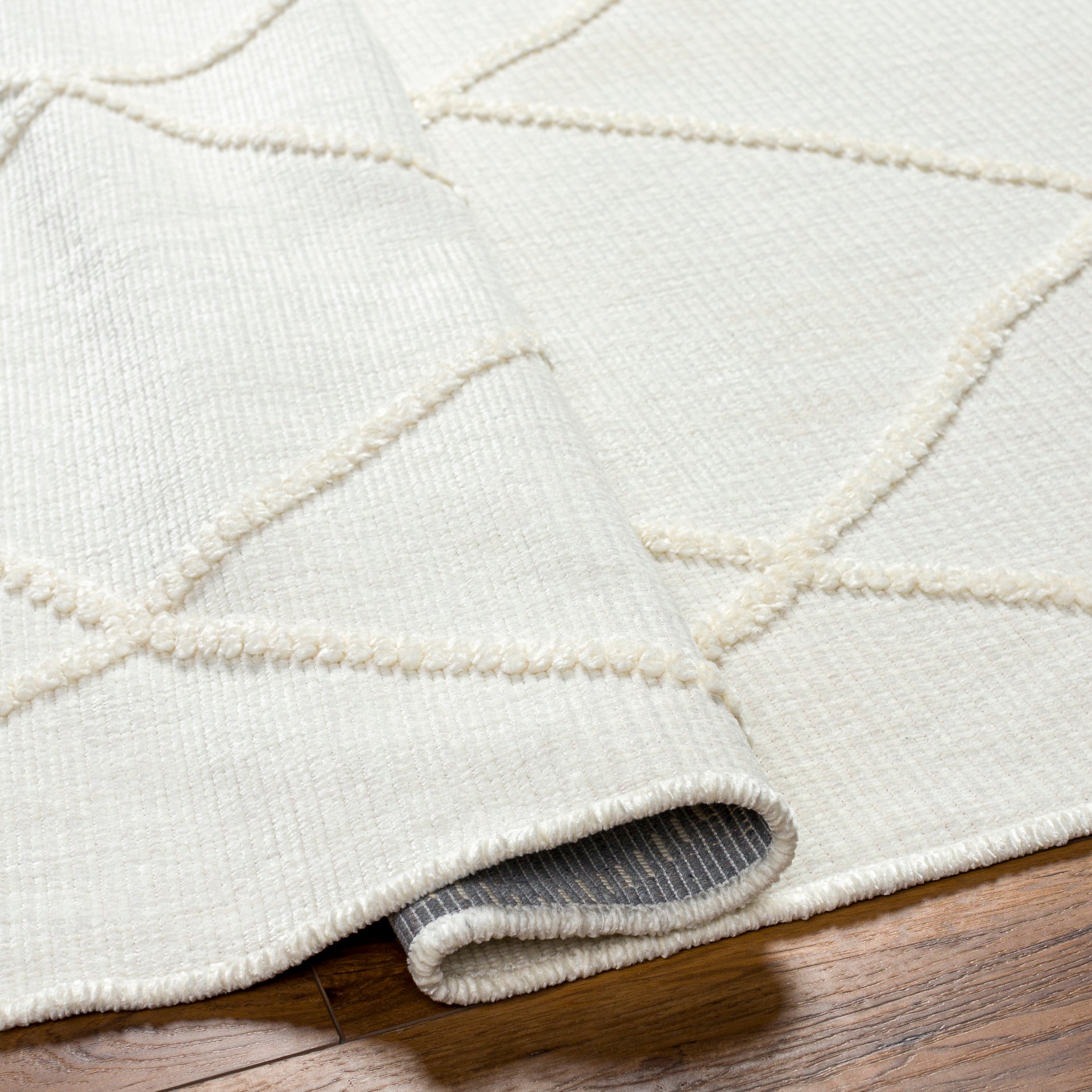Lyna Machine Woven Rug Livabliss Lyna