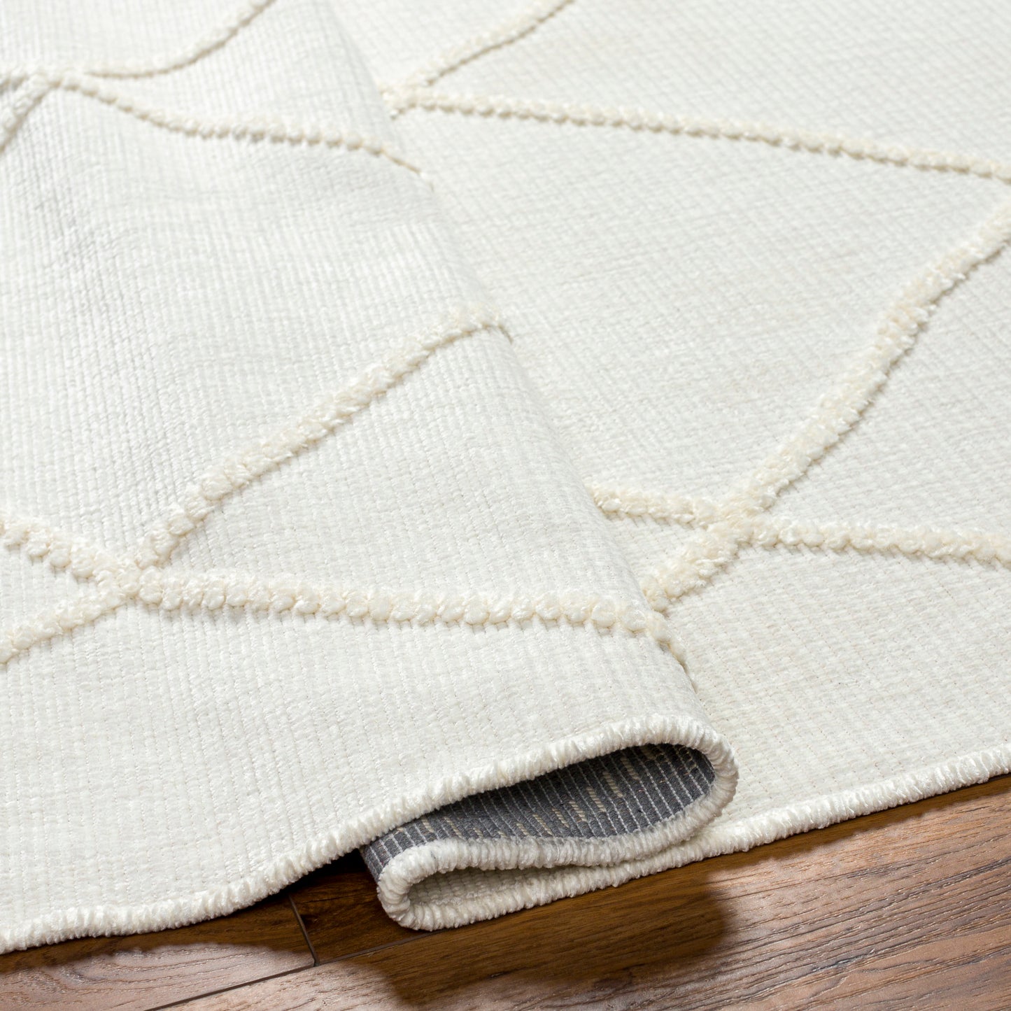 Lyna Machine Woven Rug Livabliss Lyna