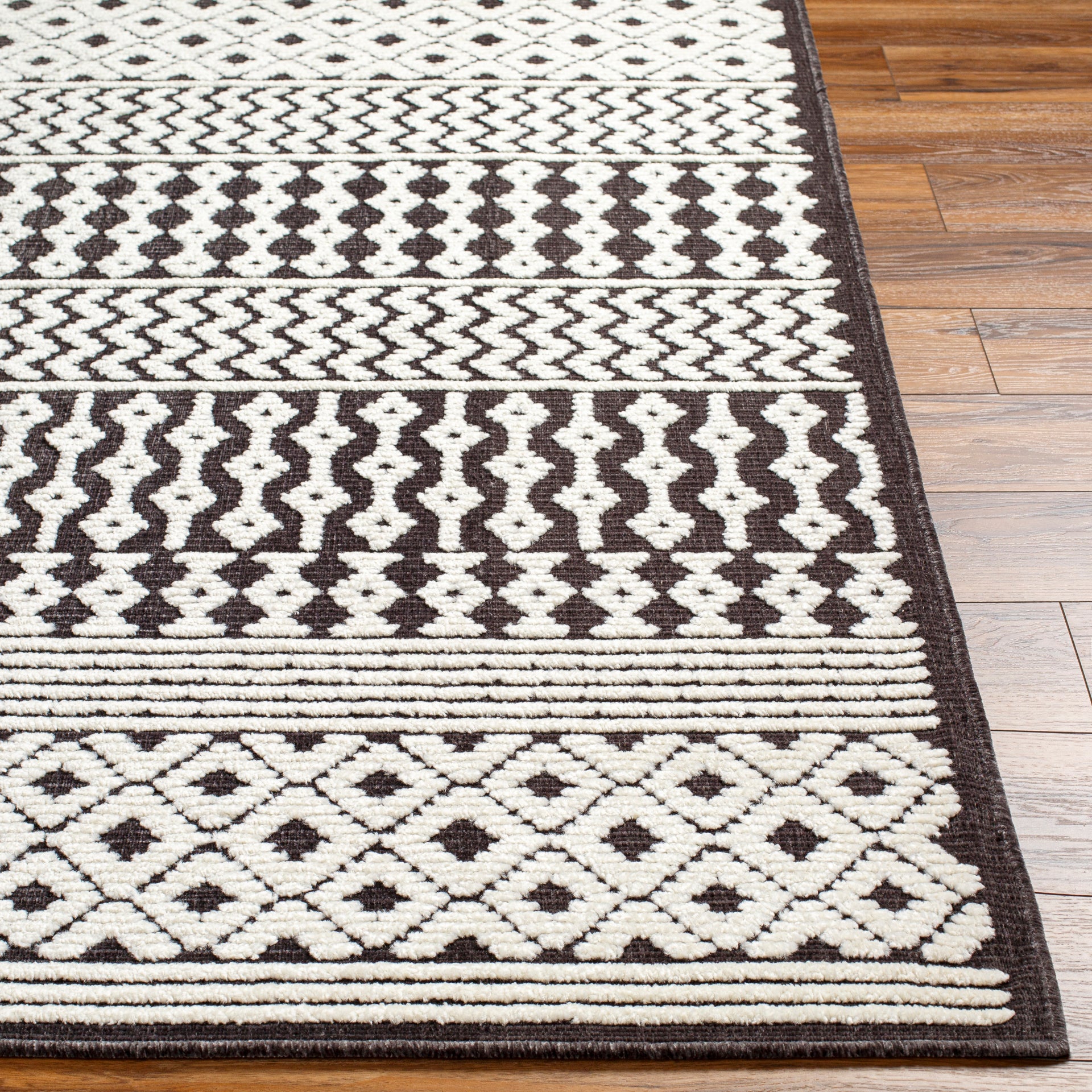 Lyna Machine Woven Rug Livabliss Lyna