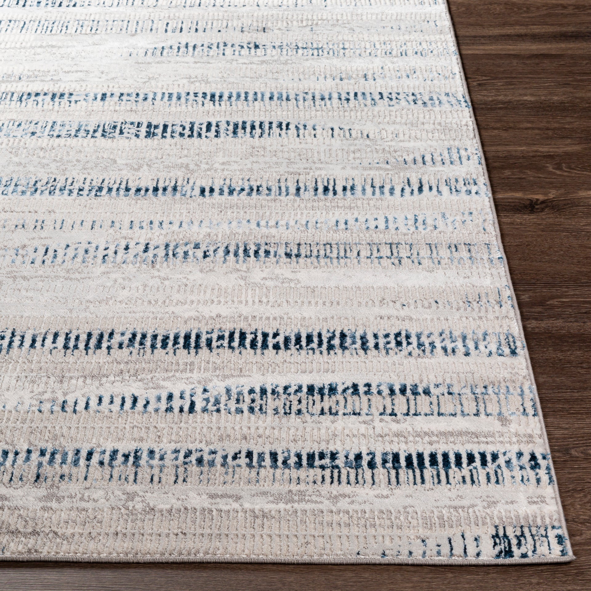 Lustro Machine Woven Rug Livabliss Lustro