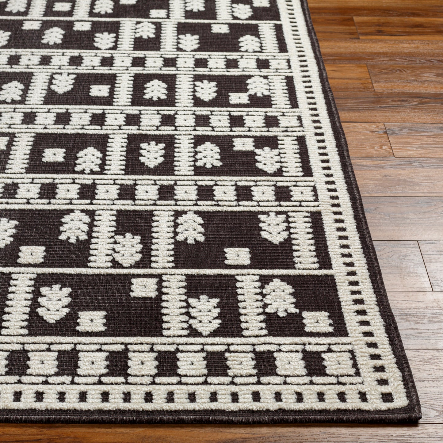 Lyna Machine Woven Rug Livabliss Lyna