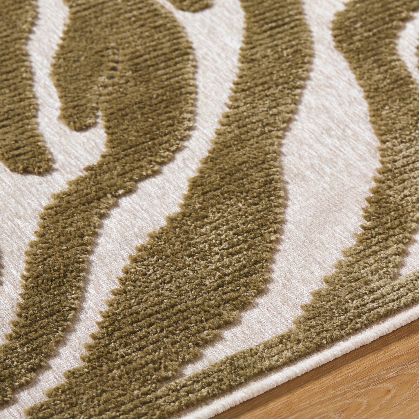 Lyna Machine Woven Rug Livabliss Lyna
