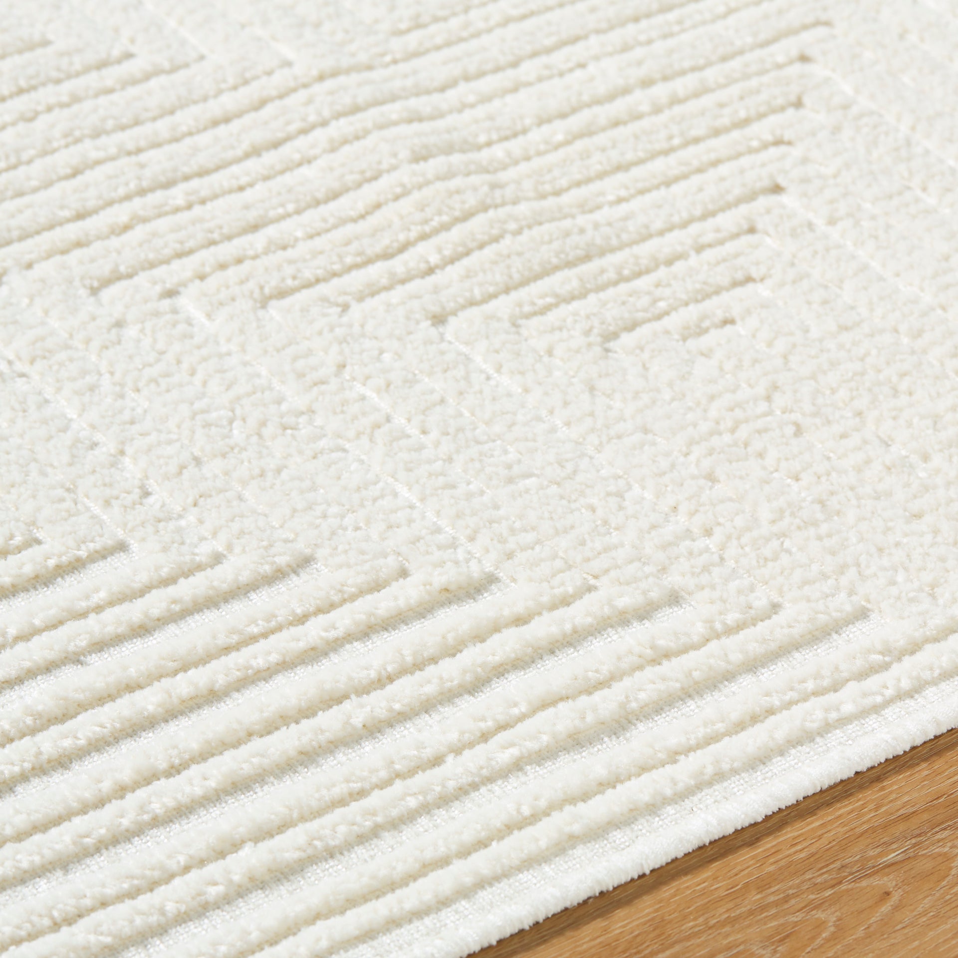 Lyna Machine Woven Rug Livabliss Lyna