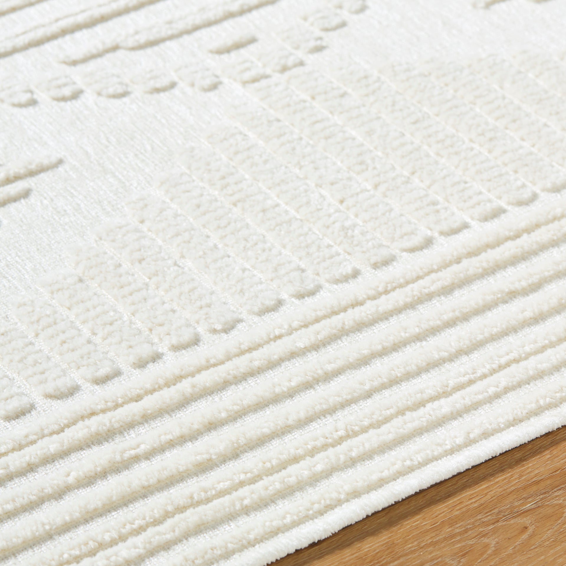 Lyna Machine Woven Rug Livabliss Lyna
