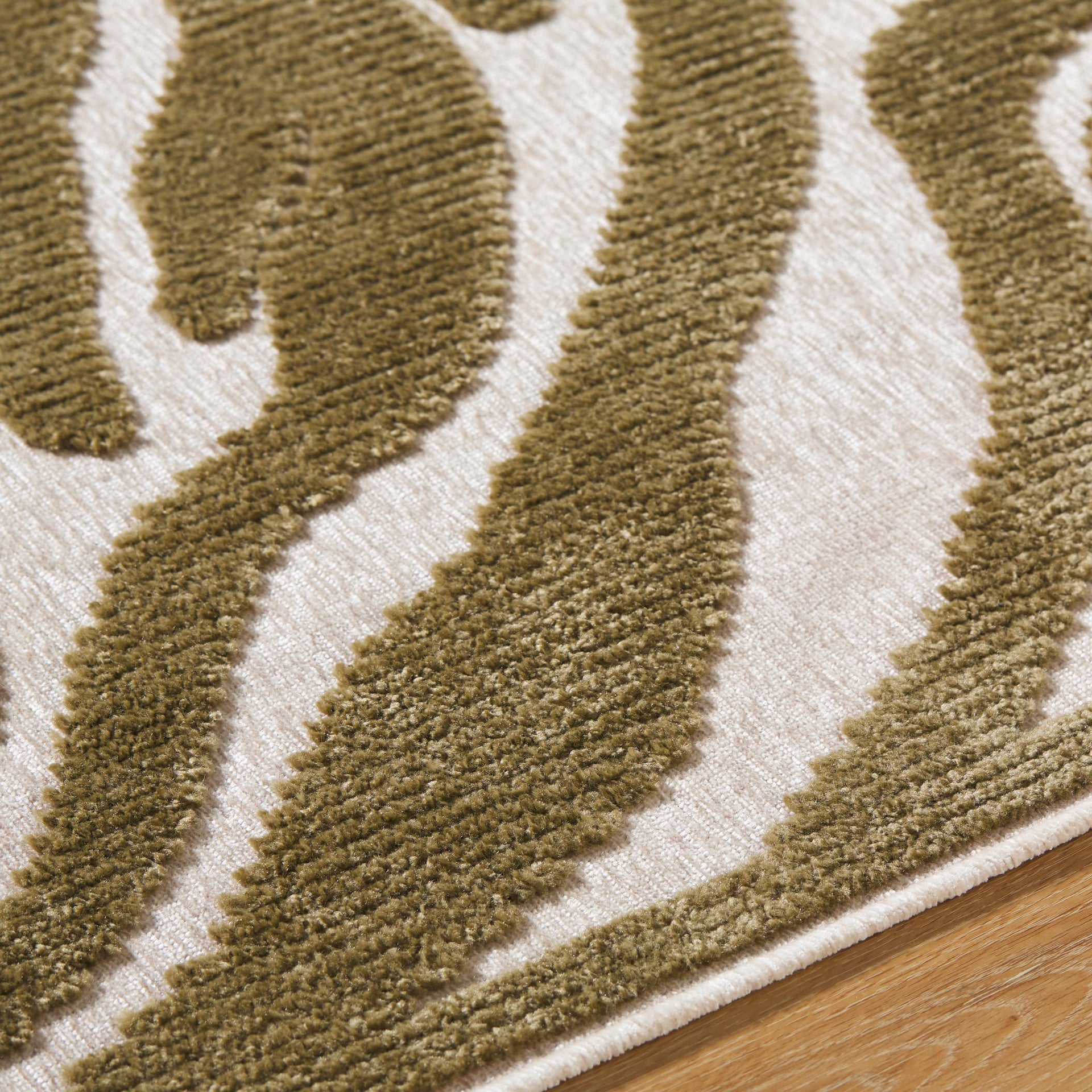 Lyna Machine Woven Rug Livabliss Lyna