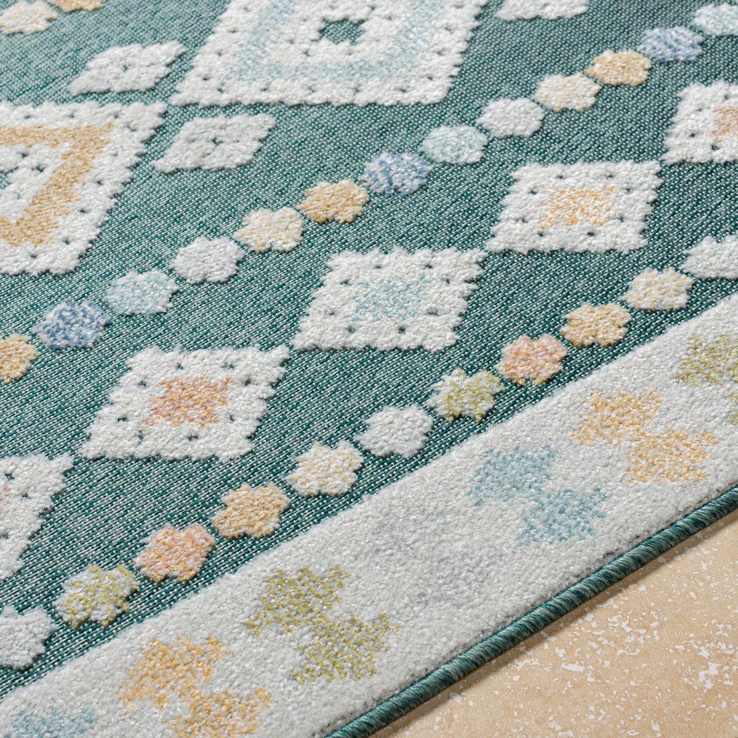 Lakeside Machine Woven Rug Livabliss Lakeside