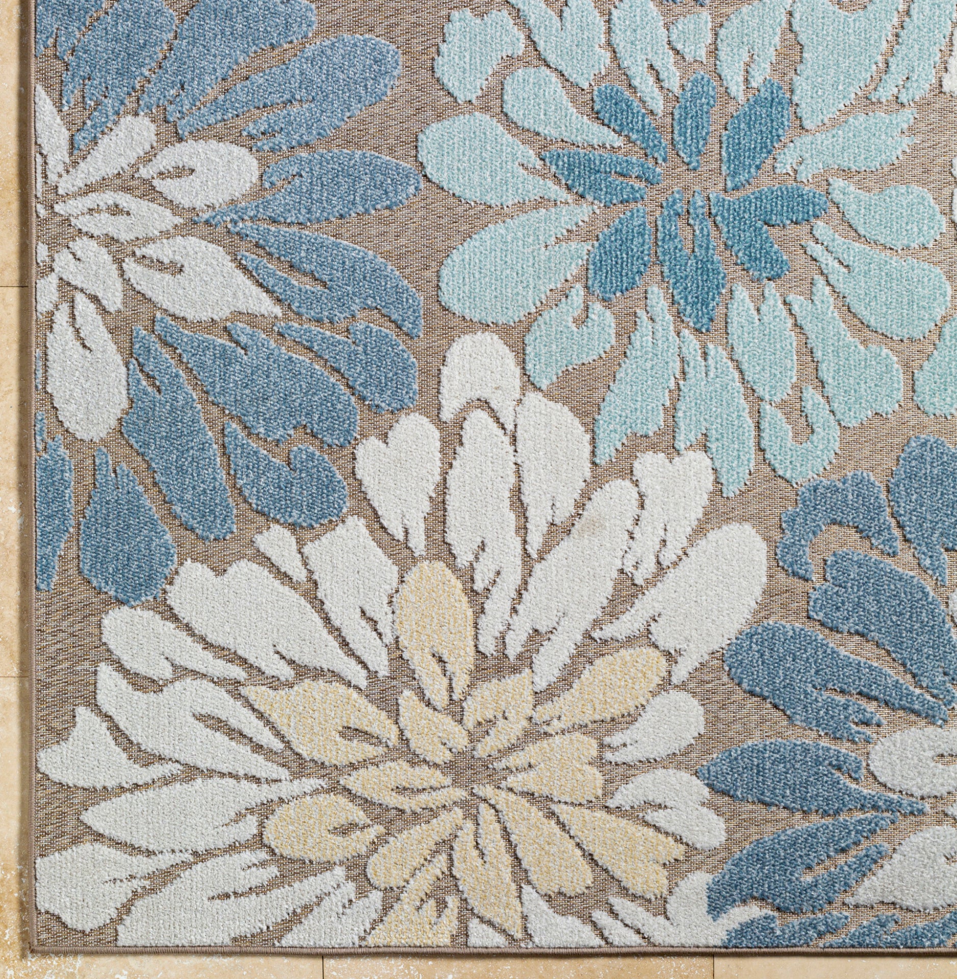 Lakeside Machine Woven Rug Livabliss Lakeside