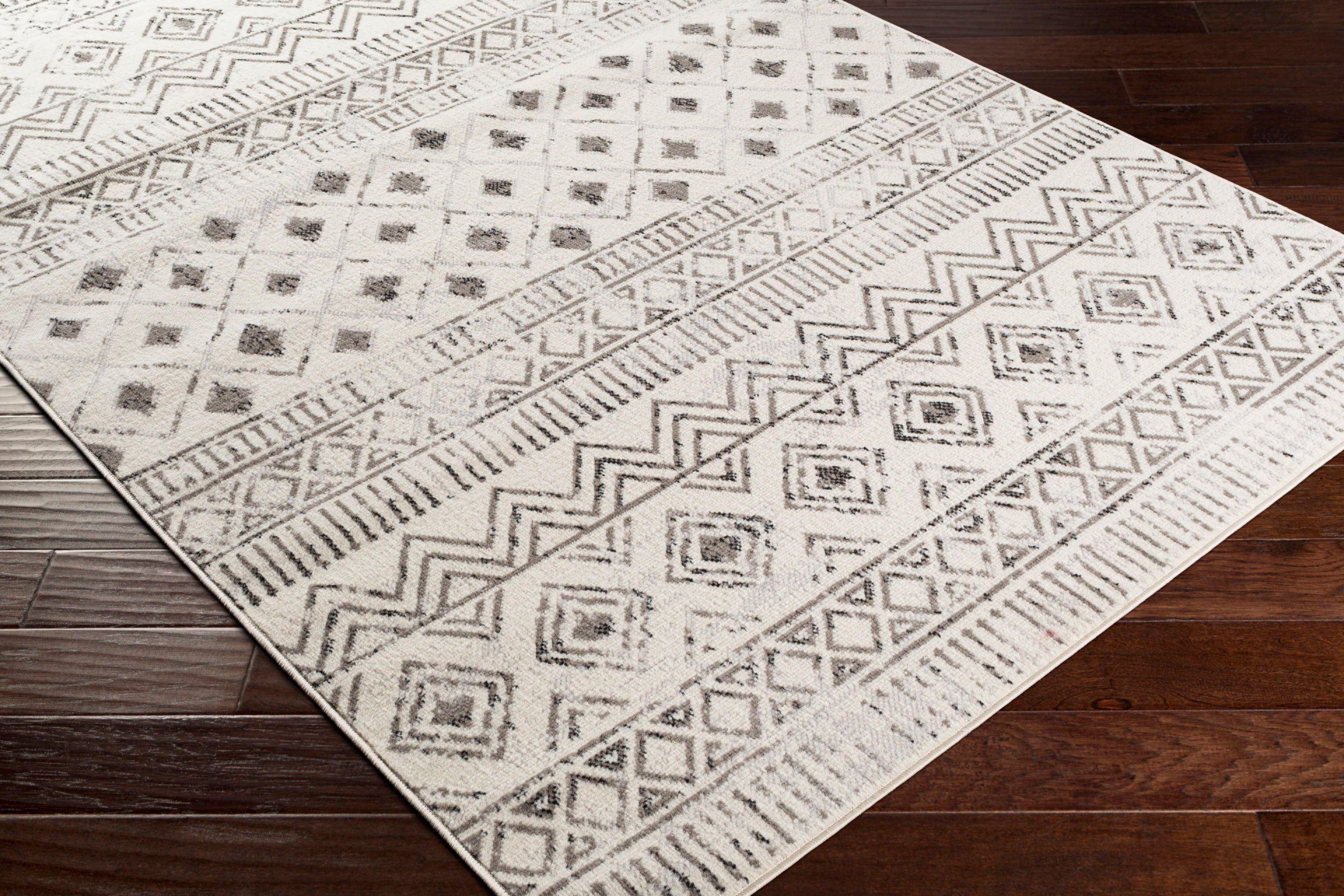 Pisa Machine Woven Rug Livabliss Pisa