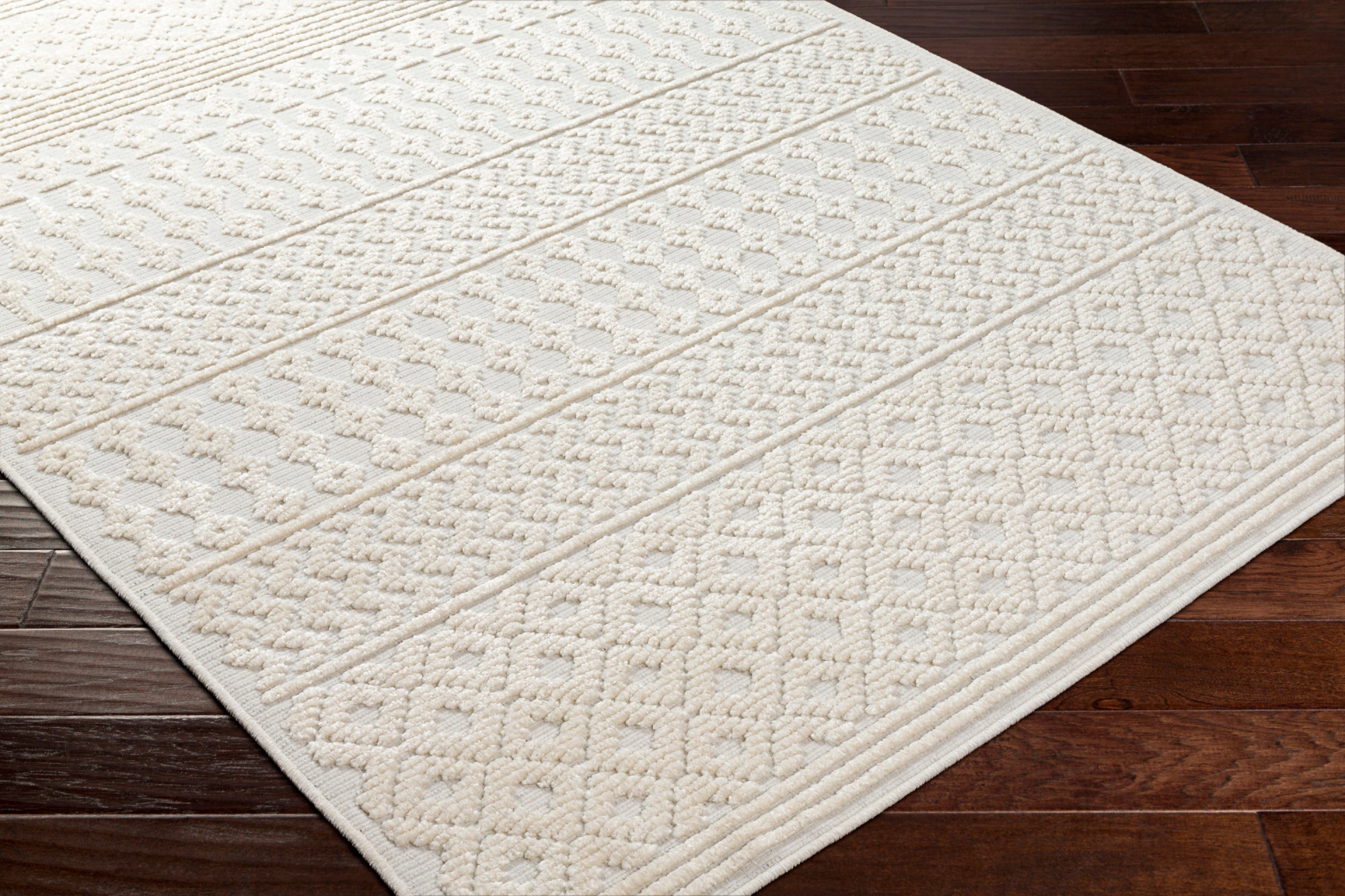 Lyna Machine Woven Rug Livabliss Lyna