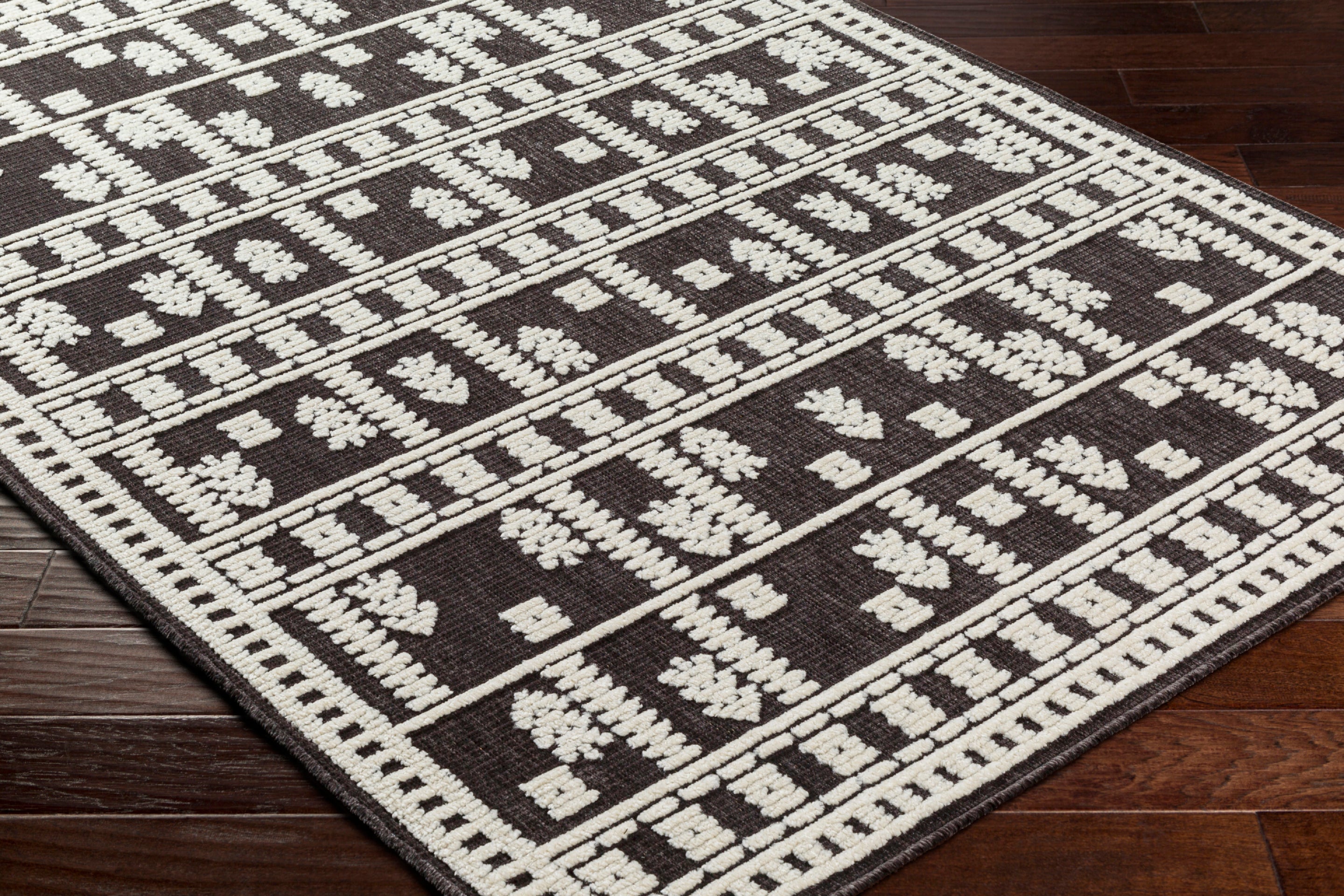 Lyna Machine Woven Rug Livabliss Lyna