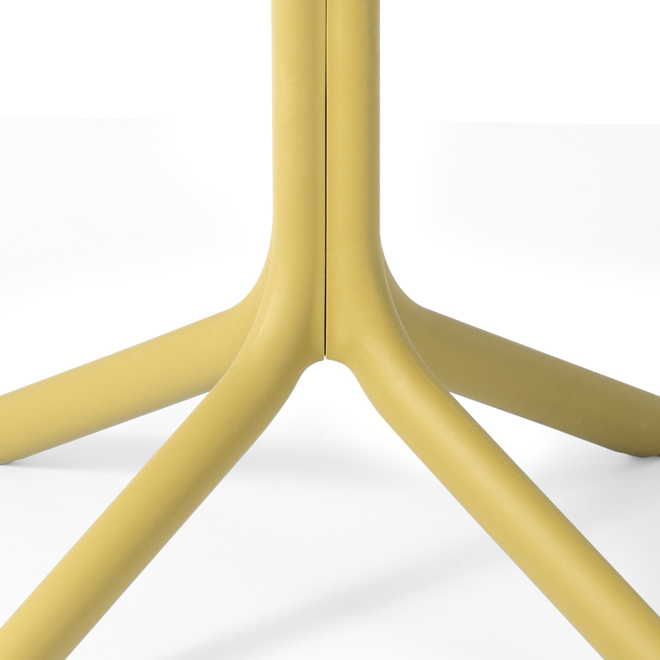 Polyform 31.5" Round Dining Table Seahawk Designs Patio Dining Tables