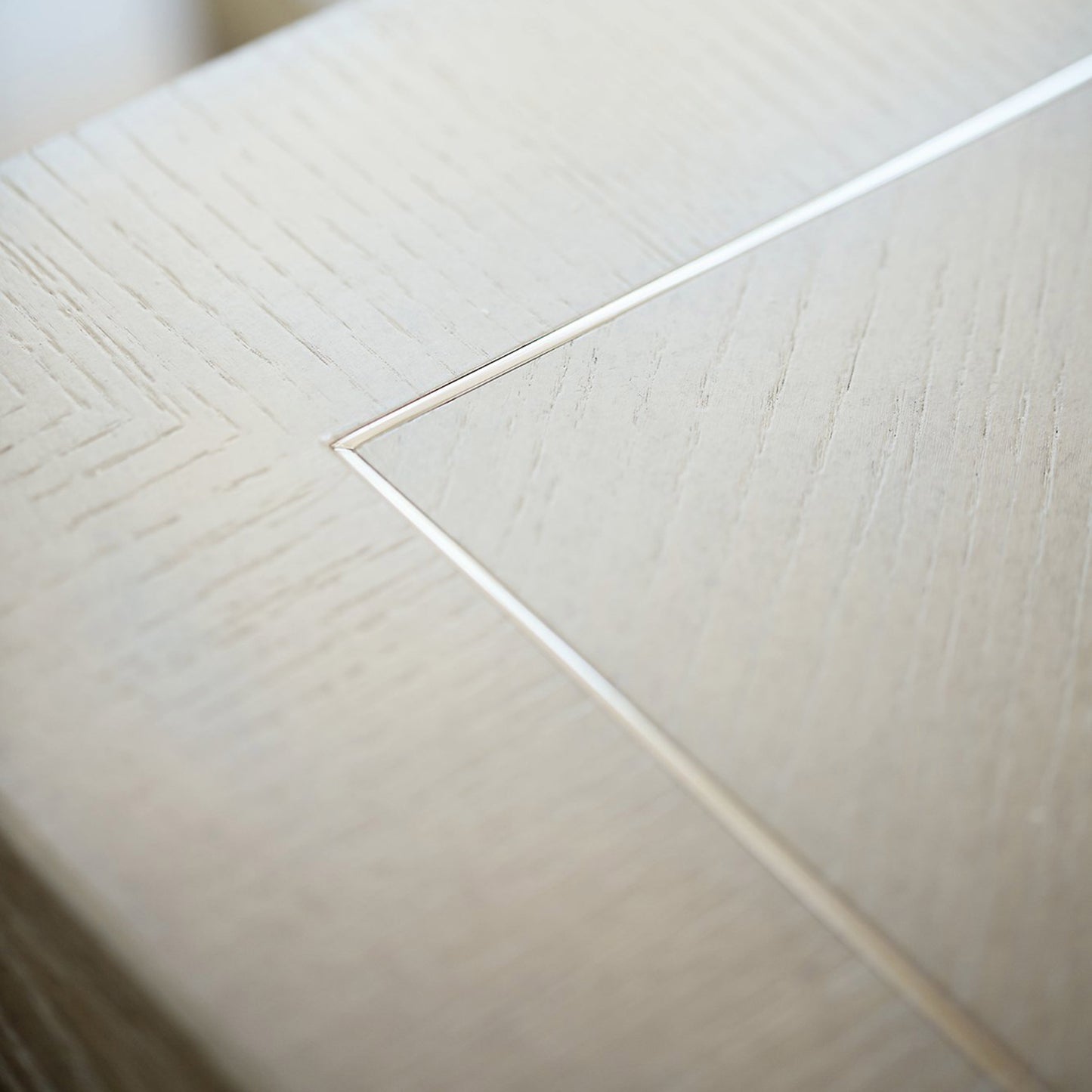 Criteria Dining Table