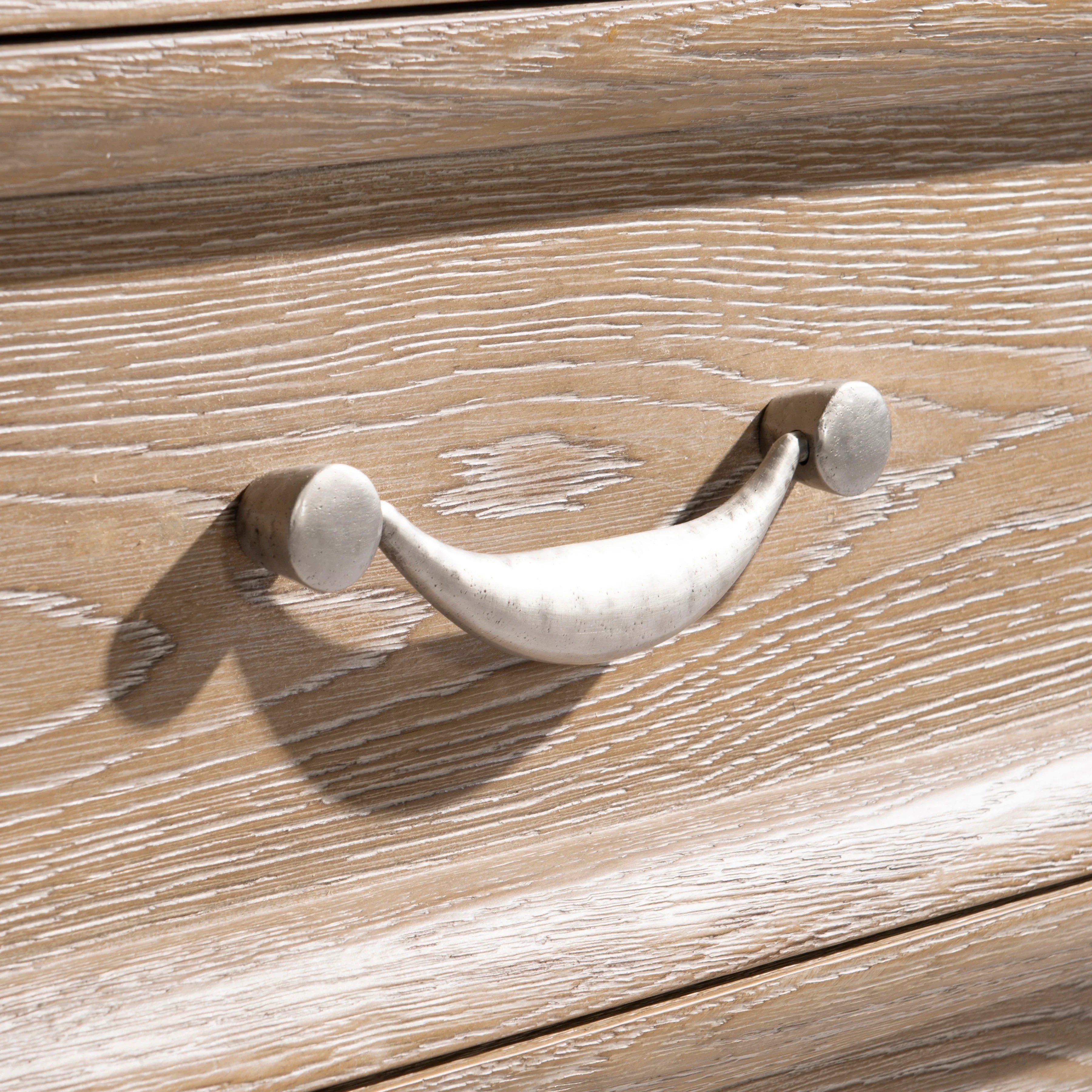 Aventura Dresser Bernhardt